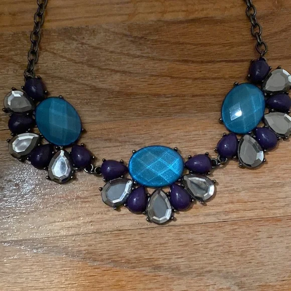 Beautiful rhinestone necklace by CC designs - Picture 2 of 3